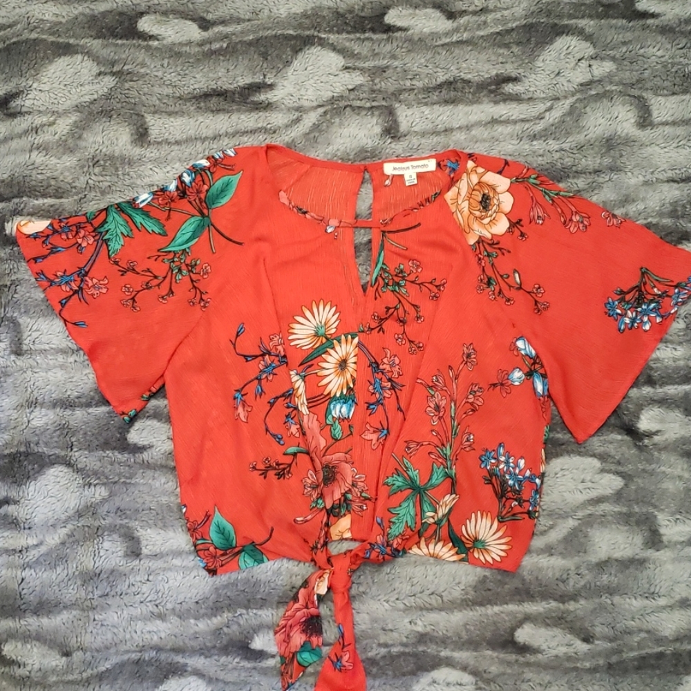 NEW BOUTIQUE| FLORAL CROP WITH RAGLAN BELL SLEEVES